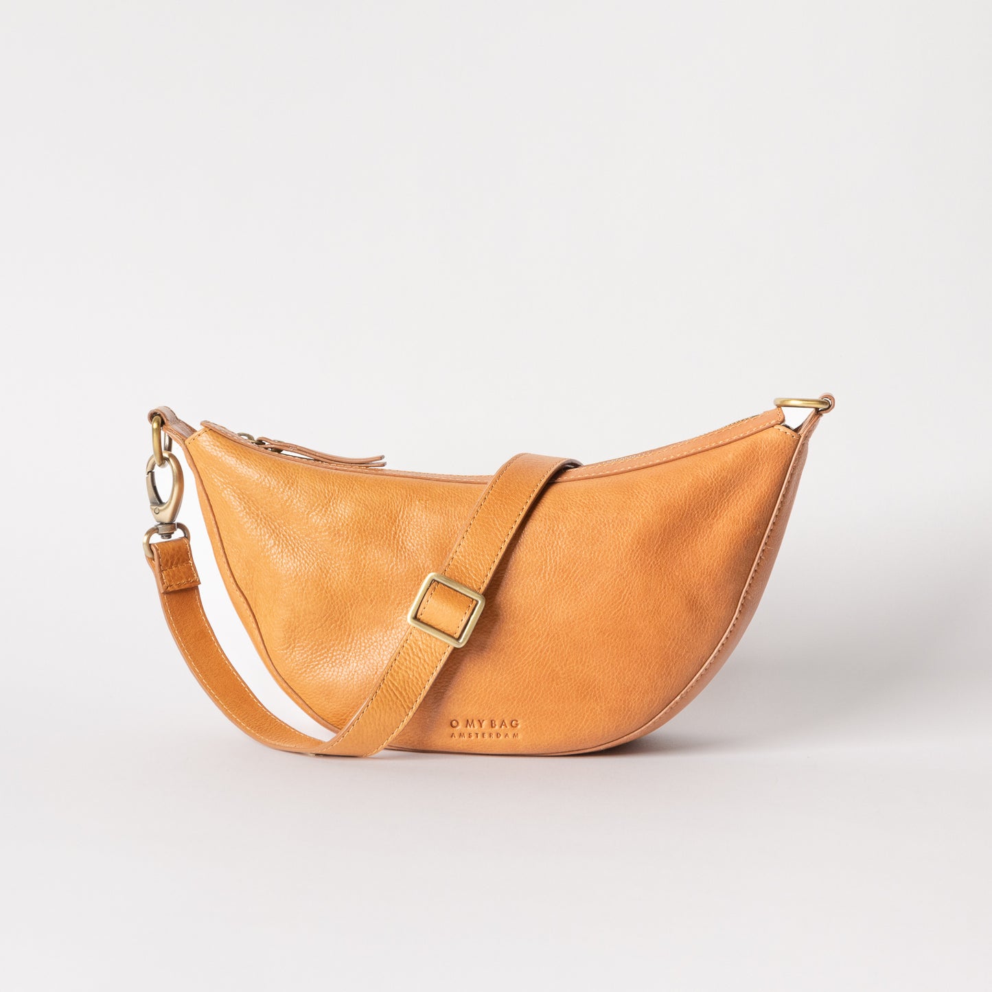 Roosevelt Buffalo Leather Duffle Bag | Dark Oak | Mens leather bag, Leather  duffle, Leather duffle bag